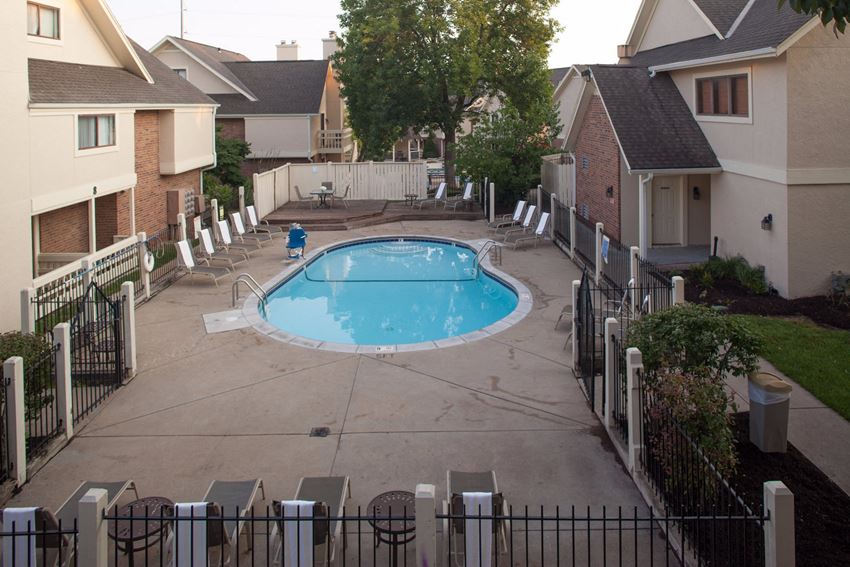 AVIA Apartments At 110th Street, 6300 W 110th Street, Overland Park, KS